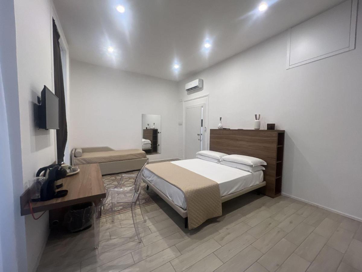 La Piazza Suite Νάπολη Εξωτερικό φωτογραφία