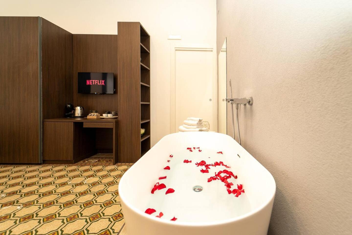 La Piazza Suite Νάπολη Εξωτερικό φωτογραφία
