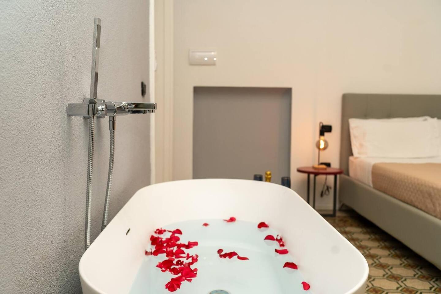 La Piazza Suite Νάπολη Εξωτερικό φωτογραφία